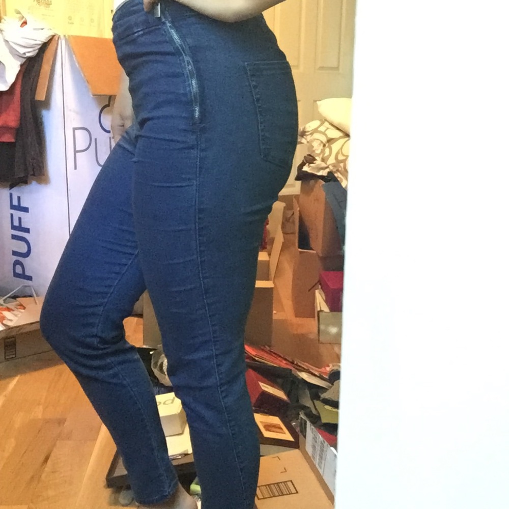High-Waisted Dark Blue Skinny Jeans